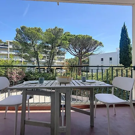 Le Petit Nid Azure Ac Balcony Private Parking Saint-Raphaël
