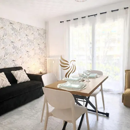 Le Petit Nid Azure Ac Balcony Private Parking 公寓 Saint-Raphaël