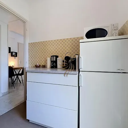 Apartamento Le Petit Nid Azure Ac Balcony Private Parking Saint-Raphaël