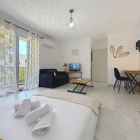 公寓 Le Petit Nid Azure Ac Balcony Private Parking Saint-Raphaël