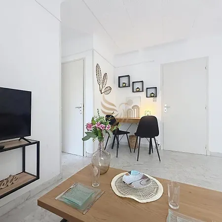 Le Petit Nid Azure Ac Balcony Private Parking 公寓 Saint-Raphaël